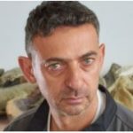 বাবা-মা হারিয়ে ইসরায়েলের বিরুদ্ধে যুদ্ধাপরাধের অভিযোগ ফরাসি-লেবানিজ শিল্পীর