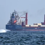 হরমুজ প্রণালি খুললেও জাহাজ চলাচল সীমিত