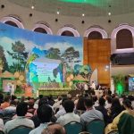 সরকারি অনুষ্ঠানে নেই প্রধানমন্ত্রীর ছবি, মঞ্চজুড়ে স্থান পেলো পরিবেশ সংরক্ষণ-সবুজায়ন